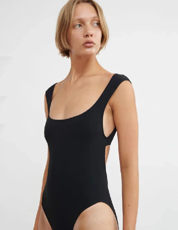 araks-frida-1-piece-black