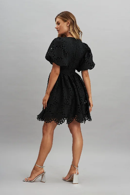 ballerina-dress-in-black-lace