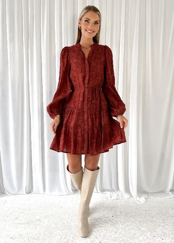 lizrtae-dress-burgundy